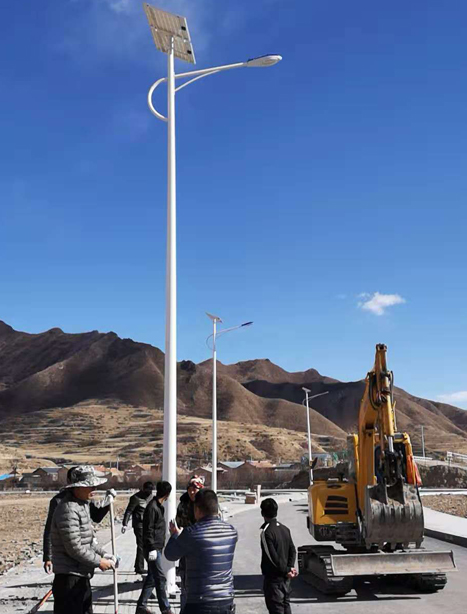 甘南碌曲10米临潭太阳能路灯项目