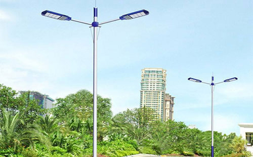 临潭太阳能路灯地脚螺栓规格：防止倾倒的关键