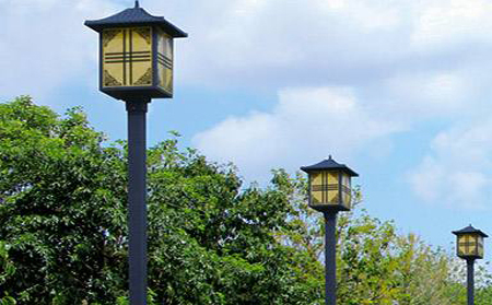 太阳能临潭庭院灯怎么选亮度与续航更耐用